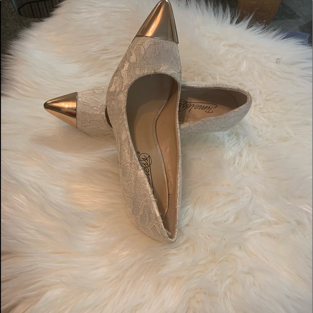White lace gold plated tip shoe for sale .